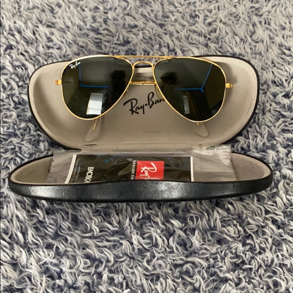 Ray bans- sizes vary